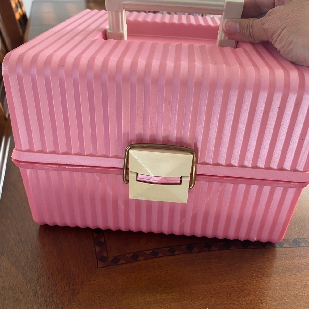VINTAGE SASSABY pink make up organizer/ storage train case.pre-owned model 101 - Picture 11 of 11